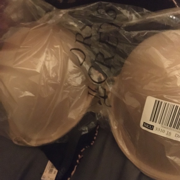 Two Victoria secret Bomshell bras NWT  size 38D beige the other is animal print - Picture 2 of 4